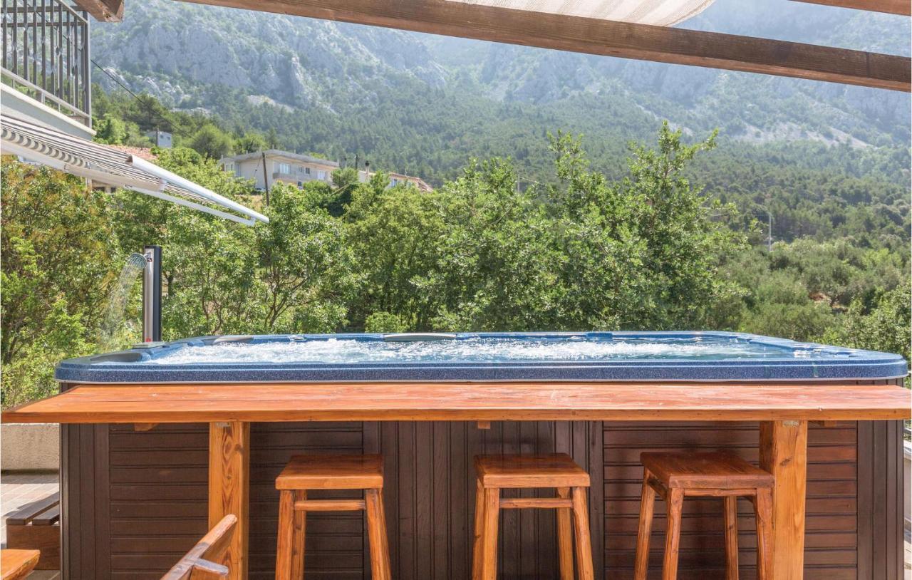 2 Bedroom Beautiful Apartment In Makarska Eksteriør bilde