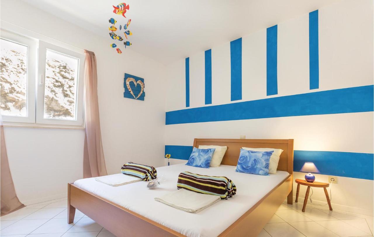 2 Bedroom Beautiful Apartment In Makarska Eksteriør bilde